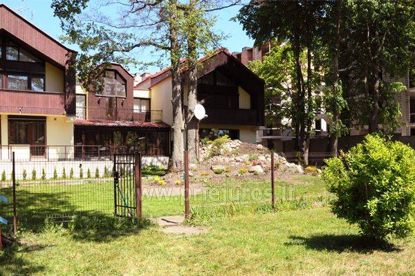 LAISVI NAUJIEMS METAMS butai Palangoje su vaizdu į Basanavičiaus gatvę