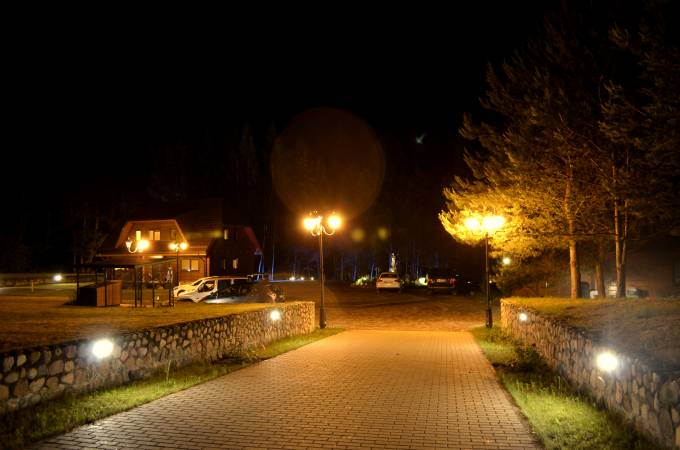 Nikronio sodyba prie Sieniaus ežero:pokylių salė,pirtis,žūklė,pramogos