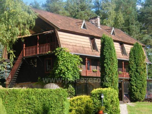 Bertašiūnų Vienkiemis prie Trikojo ežero: pokylių salė, pramogos