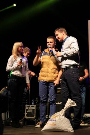 Radijo DJ Kalėdiniam, Naujametiniam vakarėliui